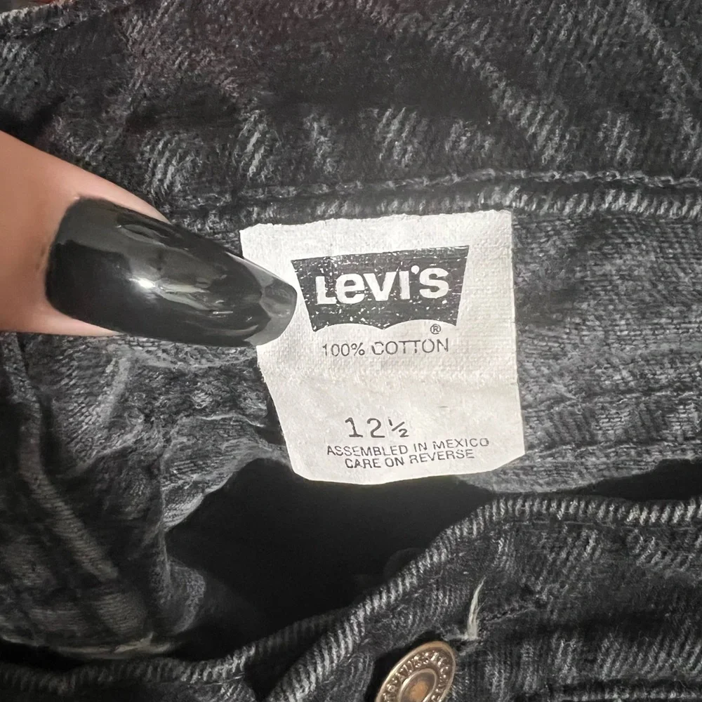 Levi High Wasited Shorts - Black - Picture 3 of 3